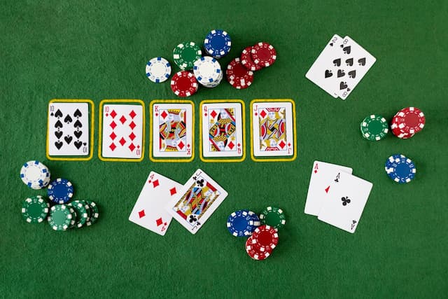 Mẹo chơi rút bài Poker