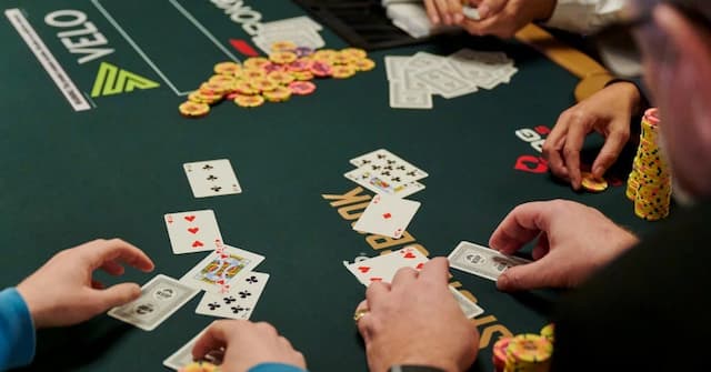 Cách Chơi Rút Bài Poker- Chiến Thuật Hiệu Quả Cho Người Mới Bắt Đầu