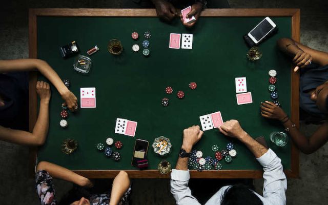 Hướng Dẫn Cách Chơi Bài Poker Đơn Giản Cho Người Mới 2023