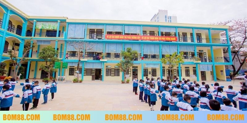Ngủ mơ nhìn thấy trường học đa phần là điềm lành, không cần quá lo lắng